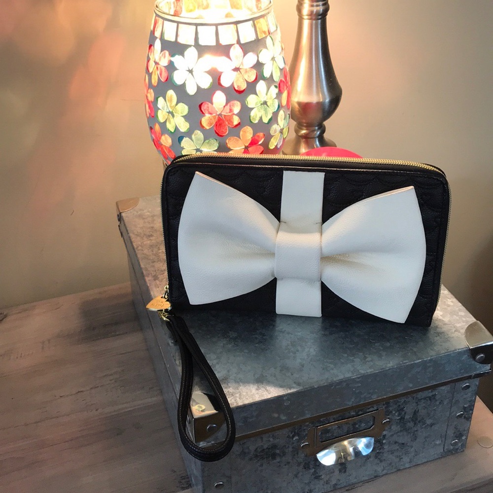 Authentic Betsey Johnson Wallet / Clutch